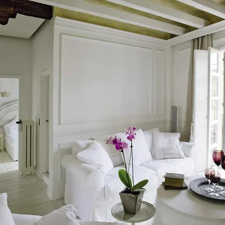 White By Mmega شقة *
