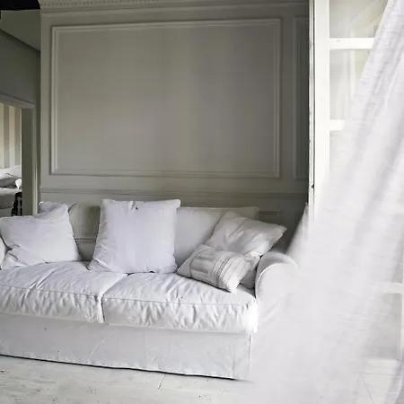 White By Mmega * Florence