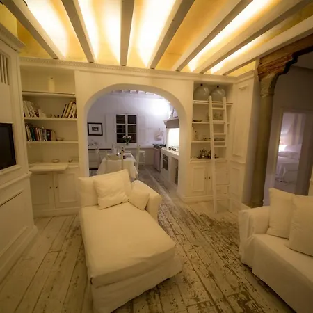 Apartment White By Mmega