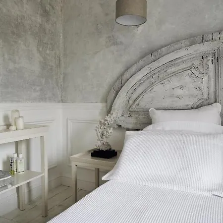 Apartment White By Mmega *