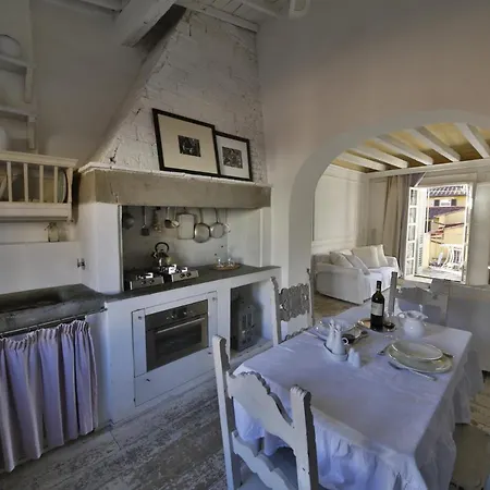 Apartment White By Mmega *