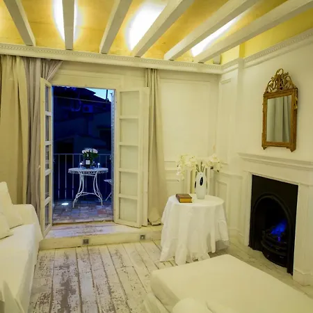 White By Mmega Apartmán *